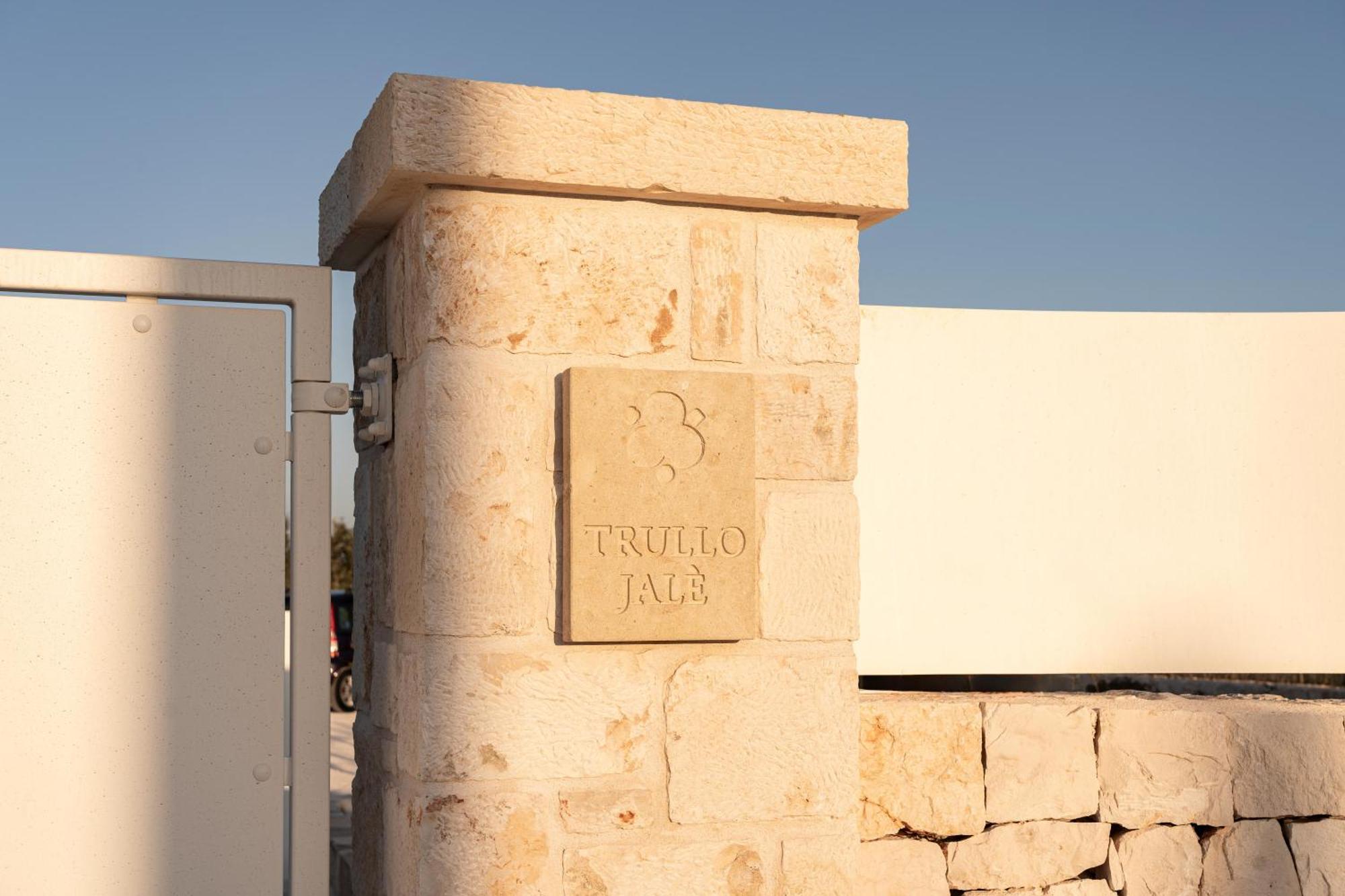Trullo Jale - Boutique Apartments Ostuni Buitenkant foto