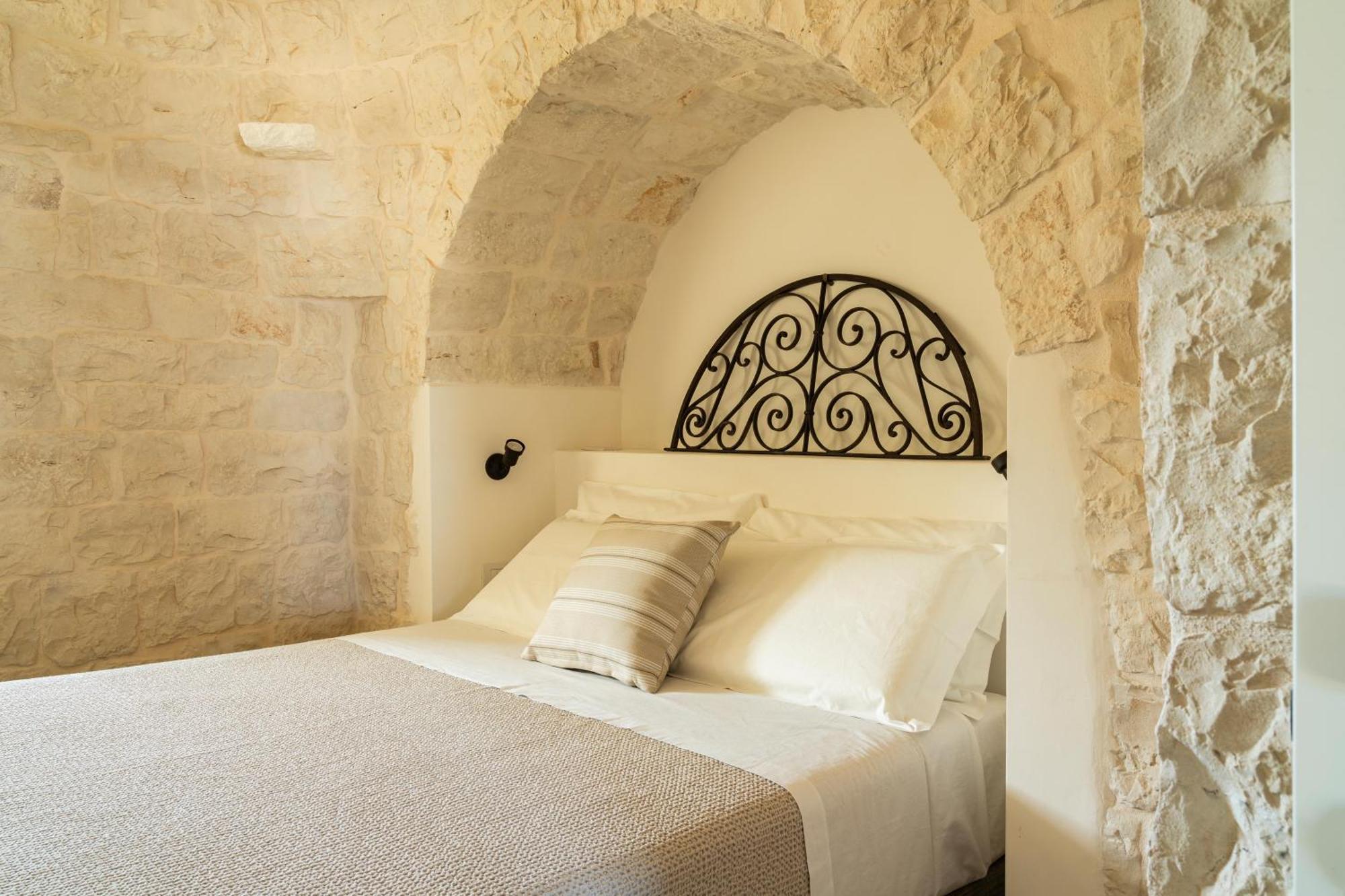 Trullo Jale - Boutique Apartments Ostuni Buitenkant foto